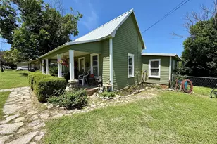 713 N Mesquite St, Hico, TX 76457 - Photo 2