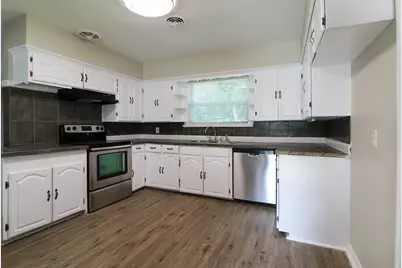 2420 E Kiest Boulevard, Dallas, TX 75216 - Photo 8