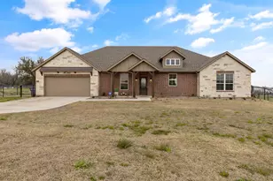 1009 Northern Oaks, Springtown, TX 76082 - Photo 2