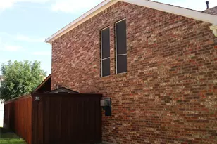 8905 Lakepointe Ave, Rowlett, TX 75088 - Photo 2