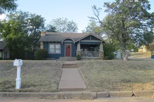 1010 E Lindsey St, Breckenridge, TX 76424 - Photo 2