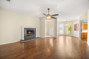 3905 Frisco Cir, Granbury, TX 76048 - Photo 2