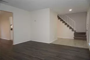 2609 Hamilton Dr, Grand Prairie, TX 75052 - Photo 2