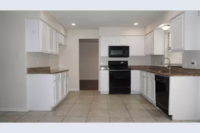 2609 Hamilton Drive, Grand Prairie, TX 75052 - Photo 10