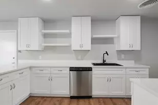 1232 W Beddell St, Fort Worth, TX 76115 - Photo 6