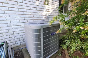 10207 Sweet Gum St, Dallas, TX 75249 - Photo 8