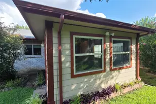 10207 Sweet Gum St, Dallas, TX 75249 - Photo 2