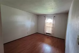 10207 Sweet Gum St, Dallas, TX 75249 - Photo 12