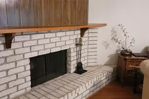 10207 Sweet Gum St, Dallas, TX 75249 - Photo 18