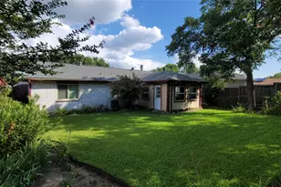 10207 Sweet Gum St, Dallas, TX 75249 - Photo 6