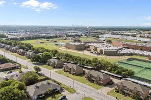 5933 Shadydell Dr, Fort Worth, TX 76135 - Photo 4