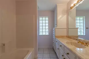 8925 Green Leaves Dr, Granbury, TX 76049 - Photo 12