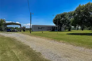 735 Co Rd 2010, Ivanhoe, TX 75447 - Photo 2