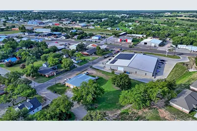 206 N Matthews Street, Bowie, TX 76230 - Photo 30