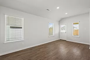 917 Rocket Plane Dr, Fort Worth, TX 76131 - Photo 6