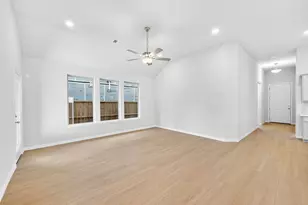 1017 Western Hls Dr, Crowley, TX 76036 - Photo 4