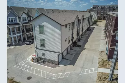 206 S Village Way, Lewisville, TX 75067 - Photo 2