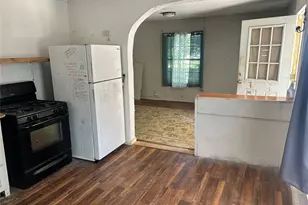 412/410 Small St, Bowie, TX 76230 - Photo 6