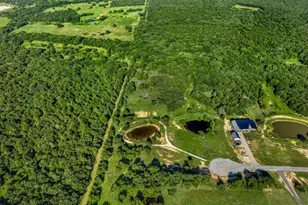 418 Pondview Ln, Nocona, TX 76255 - Photo 2