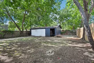 2414 Emmett St, Dallas, TX 75211 - Photo 34