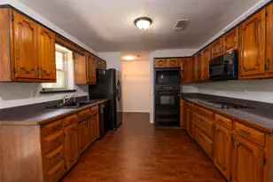 517 S Kirby St, Pilot Point, TX 76258 - Photo 8