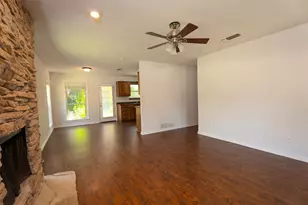 517 S Kirby St, Pilot Point, TX 76258 - Photo 6