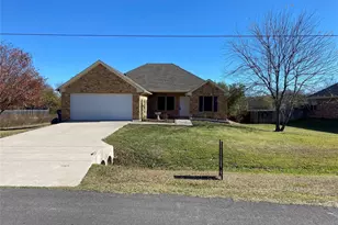 713 Charyl Lynn Dr, Argyle, TX 76226 - Photo 2