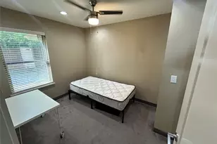 301 E Brockett St, Sherman, TX 75090 - Photo 6