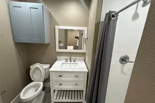 301 E Brockett St, Sherman, TX 75090 - Photo 10