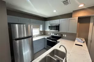 301 E Brockett St, Sherman, TX 75090 - Photo 4