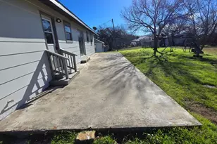 310 S Wickham St, Alvord, TX 76225 - Photo 4