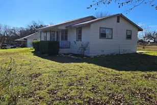 310 S Wickham St, Alvord, TX 76225 - Photo 2