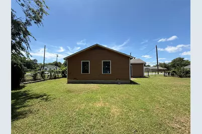 915 S Rockwall Avenue, Terrell, TX 75160 - Photo 16