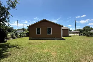 915 S Rockwall Ave, Terrell, TX 75160 - Photo 16