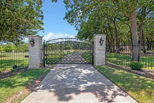 1980 Gertie Barrett Rd, Mansfield, TX 76063 - Photo 2