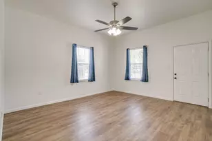 703 SW 5th Ave, Mineral Wells, TX 76067 - Photo 4