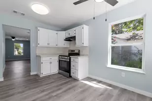 2724 Gurley Ave, Waco, TX 76711 - Photo 10