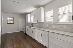 820 W College St, Sherman, TX 75092 - Photo 14