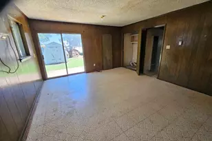 536 N Bryant Ave, Midlothian, TX 76065 - Photo 4