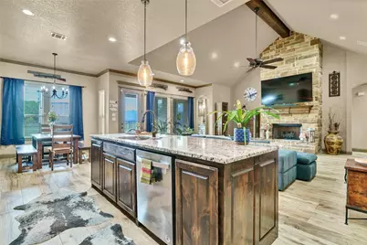 217 Maverick Court, Granbury, TX 76049 - Photo 16