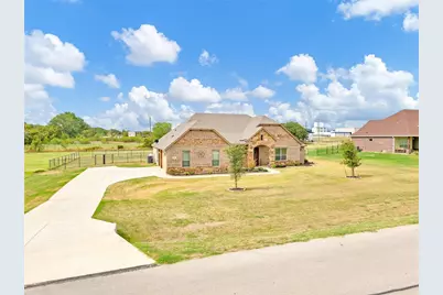 217 Maverick Court, Granbury, TX 76049 - Photo 4