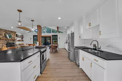 8900 Valley Brook Circle, Woodway, TX 76712 - Photo 10