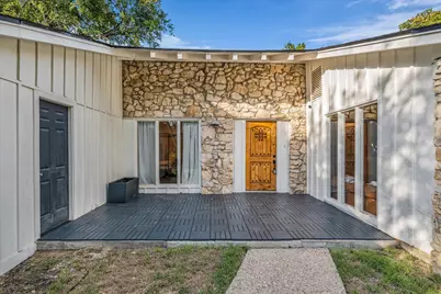 8900 Valley Brook Circle, Woodway, TX 76712 - Photo 2