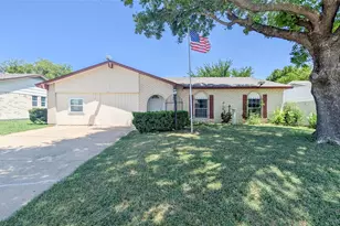 1107 Waverly Dr, Arlington, TX 76015 - Photo 1