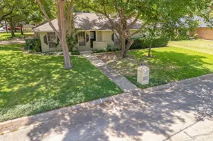 113 Diane Dr, Sanger, TX 76266 - Photo 24