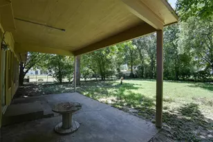 607 N Wood St, Cleburne, TX 76033 - Photo 34