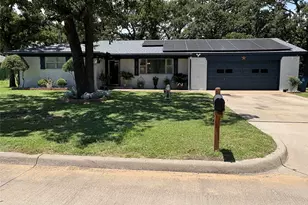 102 Shady Oak Rd, Keene, TX 76059 - Photo 1