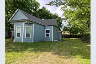 621 E 8th Street, Bonham, TX 75418 - Photo 1