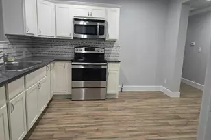 621 E 8th St, Bonham, TX 75418 - Photo 4