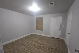 621 E 8th St, Bonham, TX 75418 - Photo 8